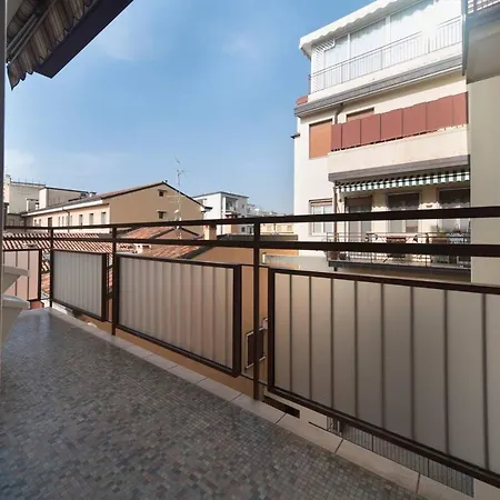 Madonna Montecchi Luxury In Apartment Verona
