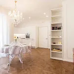 Madonna Montecchi Luxury In Lejlighed