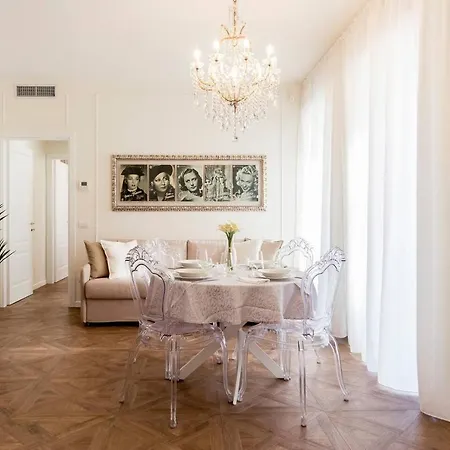 Lejlighed Madonna Montecchi Luxury In *