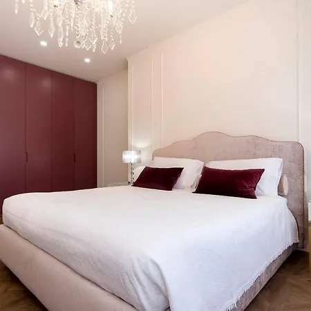 Lejlighed Madonna Montecchi Luxury In *